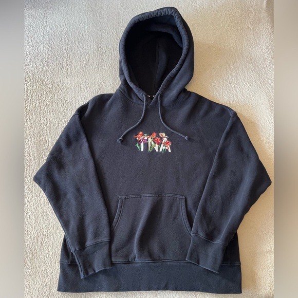 Rare TNA Floral Embroidered Black Hoodie S/M - Picture 3 of 11
